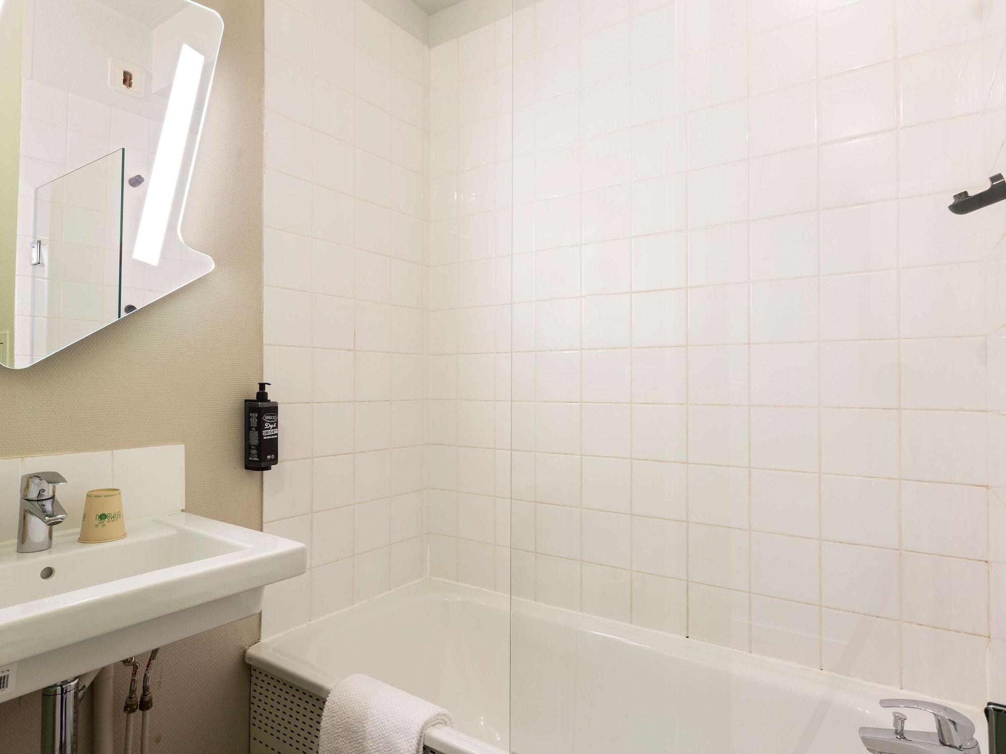 Ibis Budget Bourgoin Jallieu Centre Dış mekan fotoğraf